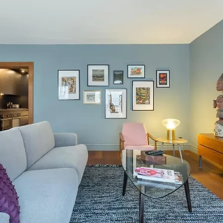 Stella - Furnished - Downtown Apartment *