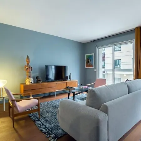 Stella - Furnished - Downtown Apartment *